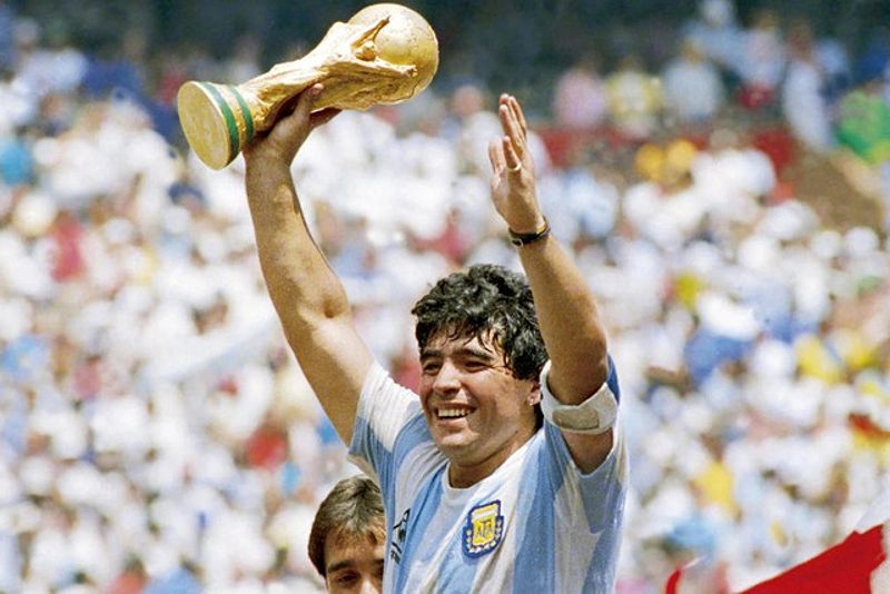 Diego Maradona trong màu áo đội tuyển Argentina