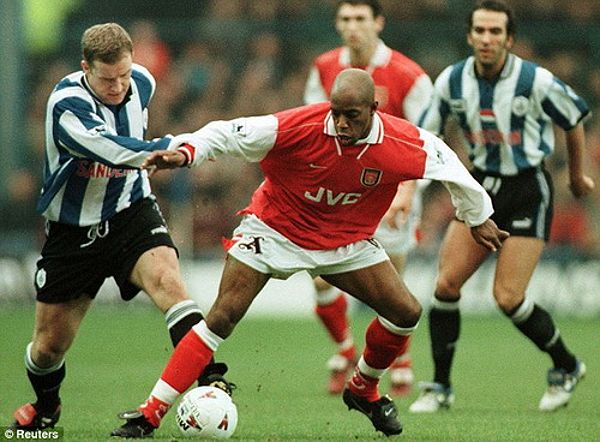 Ian Wright khi còn thi đấu ở Arsenal