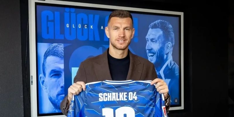Schalke 04 bán ai mùa 2026